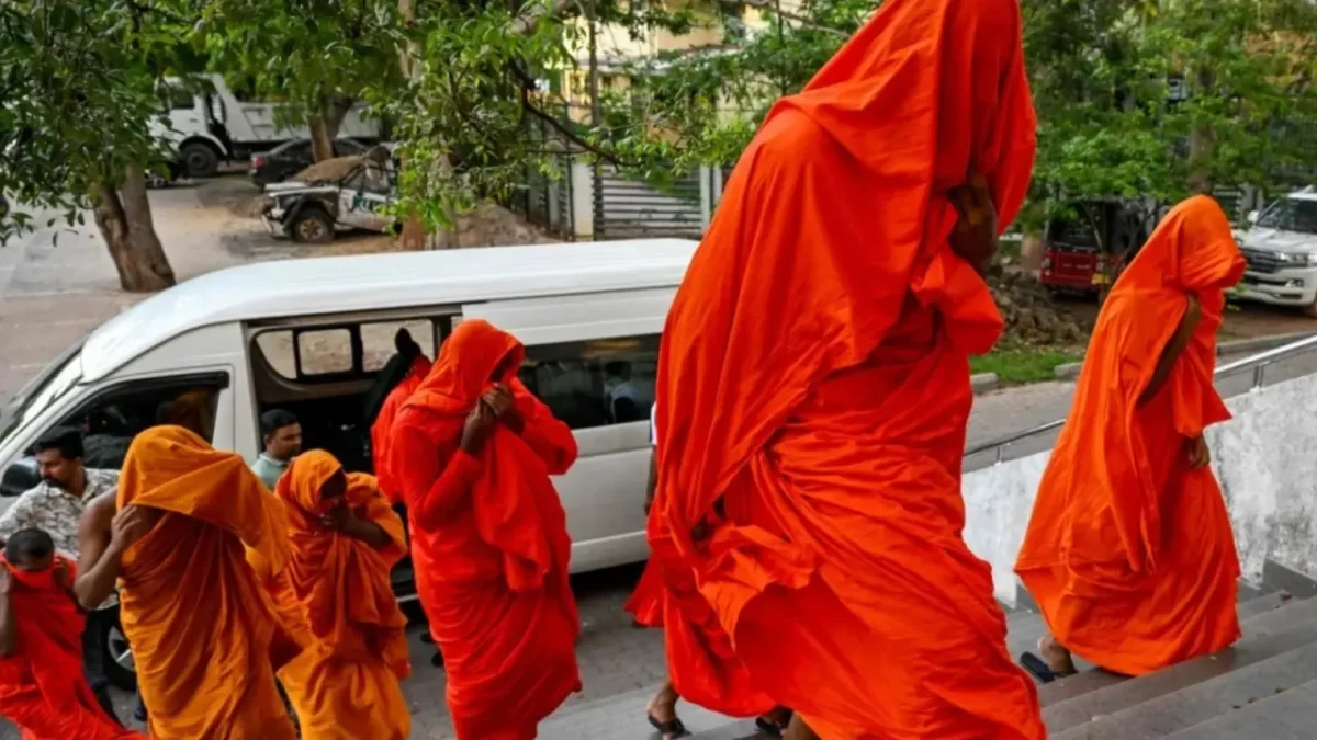 Sri Lankalı kesişler gözaltında: Bavullarında 110 kilo esrar bulundu Sri Lankalı kesişler gözaltında: Bavullarında 110 kilo esrar bulundu