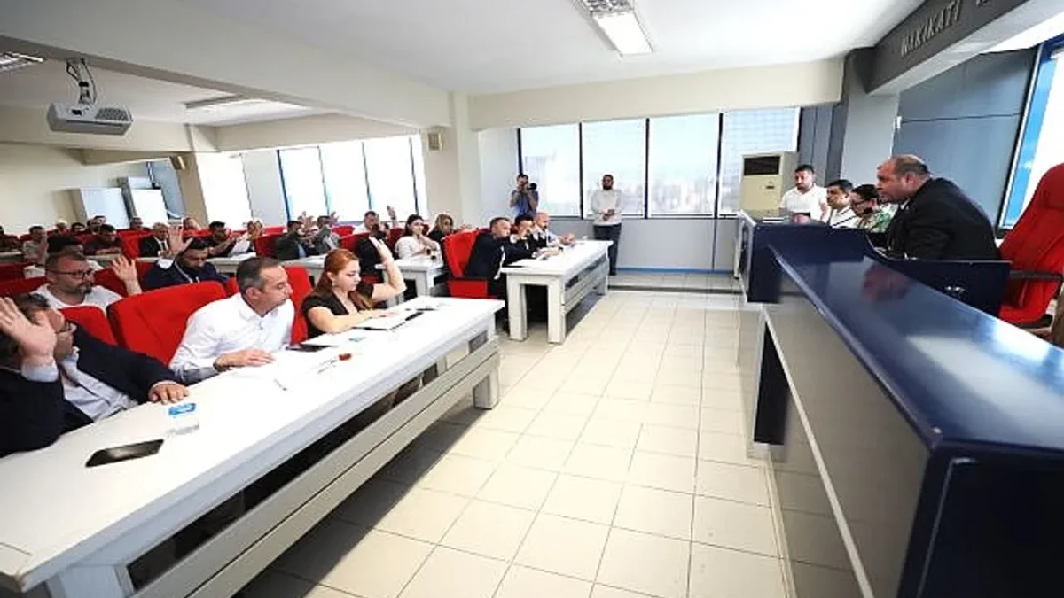 Menderes’te AK Parti’den milyarlık borç çıkışı… Çiçek’ten ‘AK Partili personel’ resti! Menderes’te AK Parti’den milyarlık borç çıkışı… Çiçek’ten ‘AK Partili personel’ resti!
