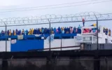 Cezaevi isyanı: Mahkumlar çatıya çıkıp yatakları ateşe verdi Cezaevi isyanı: Mahkumlar çatıya çıkıp yatakları ateşe verdi