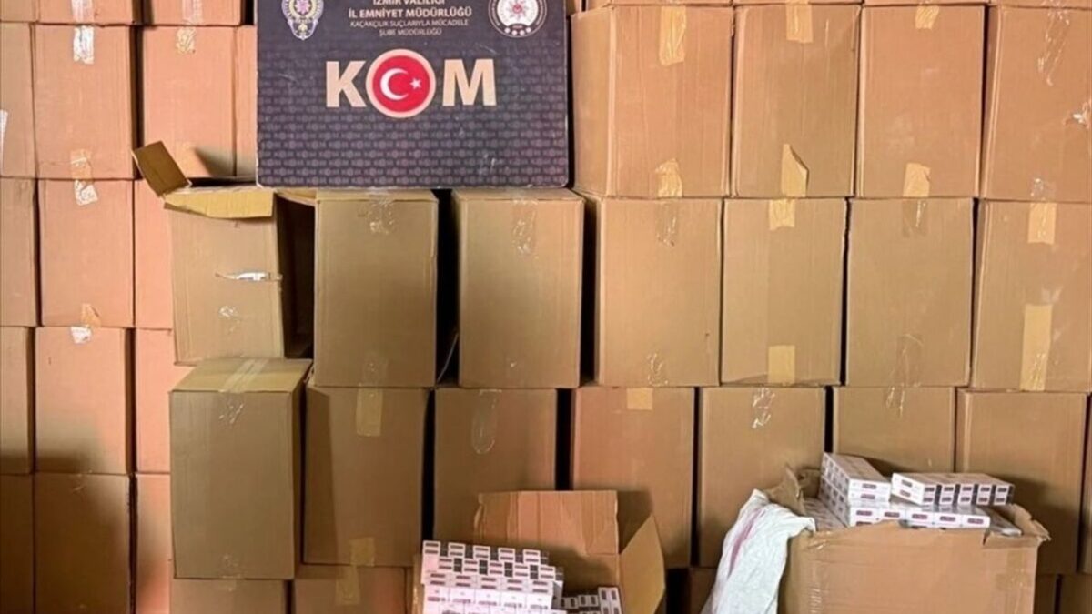 İzmir’de dev kaçakçılık operasyonu: 1 milyon 850 bin makaron ele geçirildi