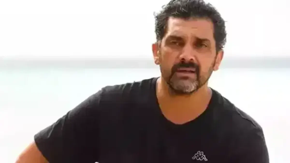 Survivor 2026’da korkutan anlar: Bayhan kanlar içinde hastaneye kaldırıldı Survivor 2026’da korkutan anlar: Bayhan kanlar içinde hastaneye kaldırıldı
