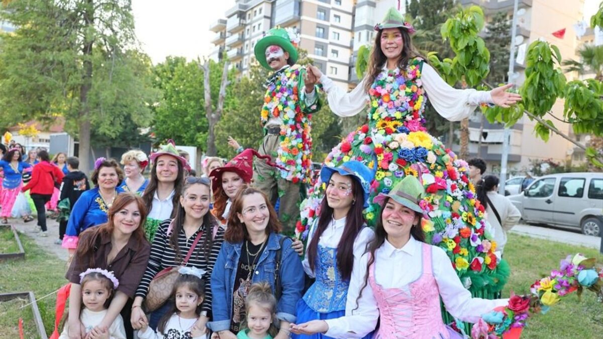 Bayraklı’da Hıdırellez coşkusu yaşandı Bayraklı’da Hıdırellez coşkusu yaşandı