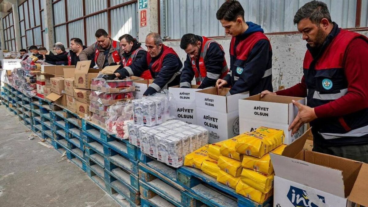 Manisa’da bayram dayanışması