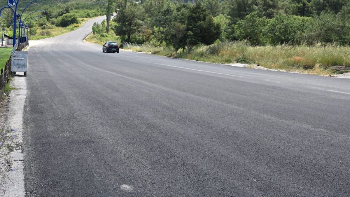 Manisa’daki kırsal mahallelerde yol yapım çalışmaları tam gaz!