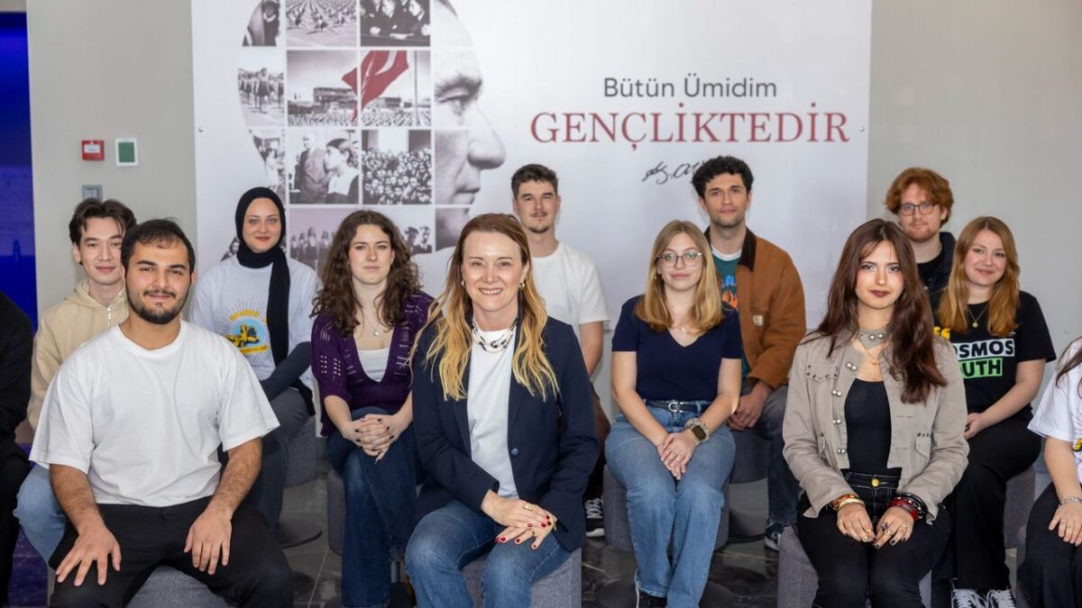 Gençlik 19 Mayıs’ı Ferdi Zeyrek Gençlik Merkezi’nde kutluyor Gençlik 19 Mayıs’ı Ferdi Zeyrek Gençlik Merkezi’nde kutluyor