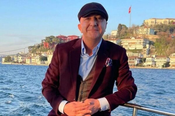 Eski bakanın kardeşinden acı haber geldi Eski bakanın kardeşinden acı haber geldi
