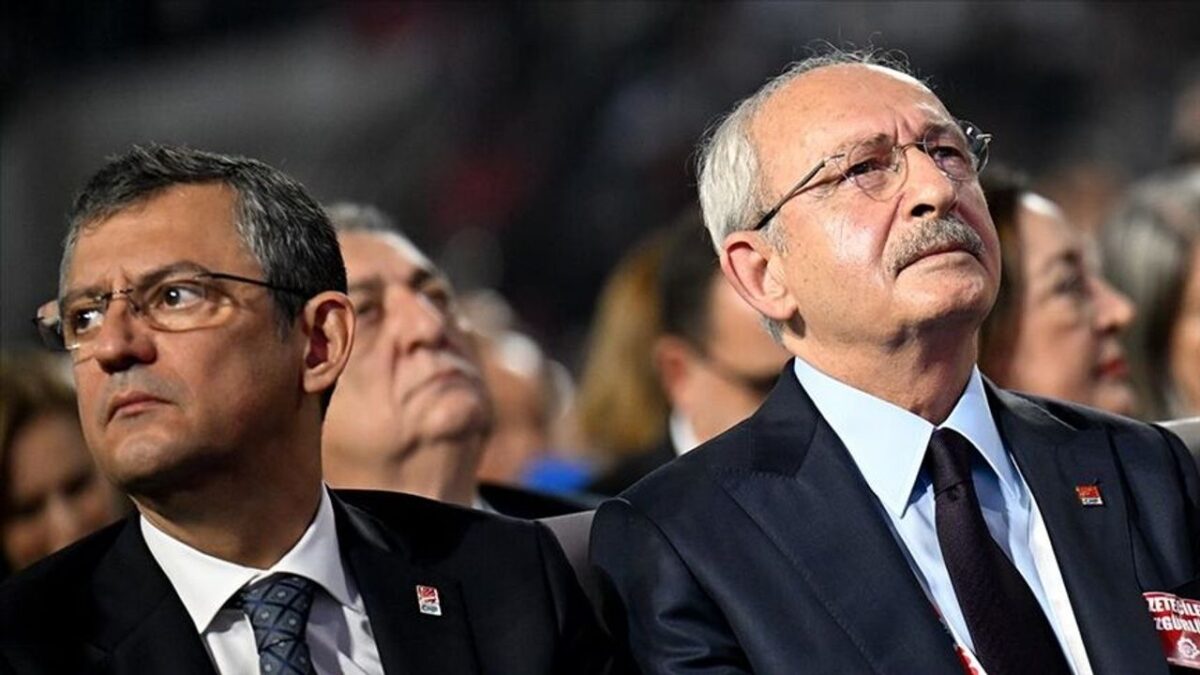 CHP’de düğmeye basıldı: Olağanüstü kurultay için imzalar toplanıyor