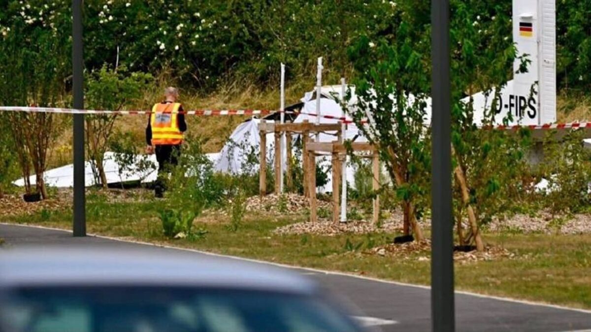 Paraşütçüleri taşıyan uçak düştü: 11 kişi öldü Paraşütçüleri taşıyan uçak düştü: 11 kişi öldü