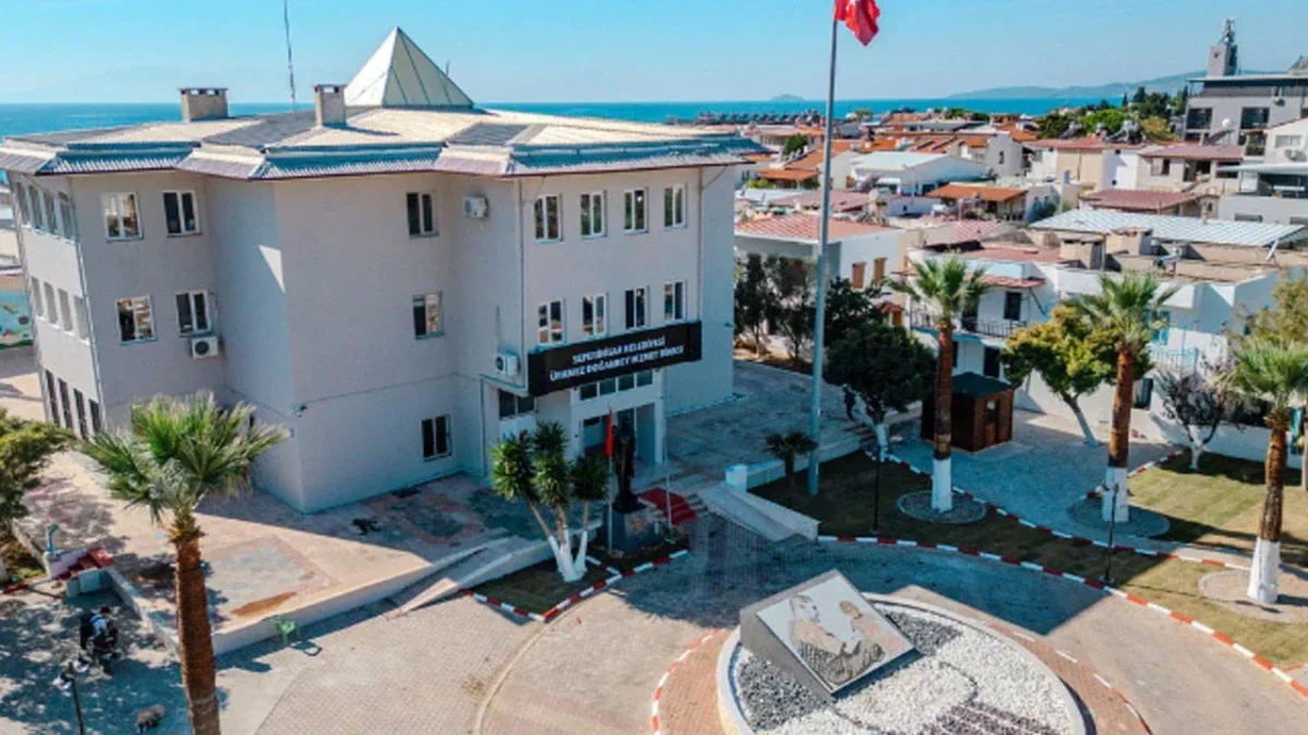 Seferihisar Belediyesi’nden operasyon açıklaması: Silah resmi envanterde!