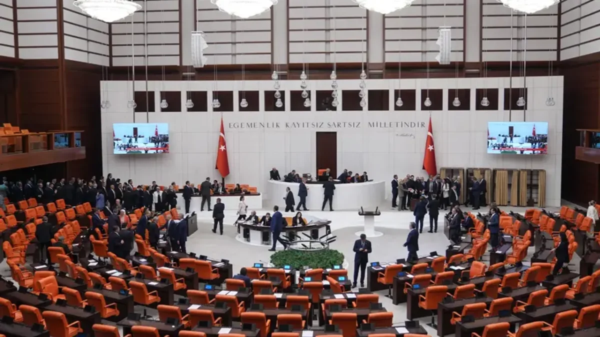 Meclis’te sandalye dağılımı değişti!