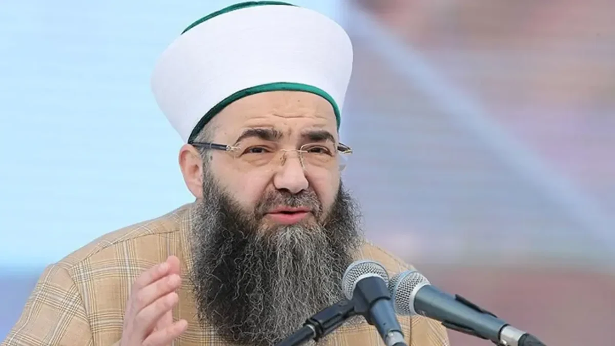 ‘Cübbeli Ahmet’ acil ameliyata alındı ‘Cübbeli Ahmet’ acil ameliyata alındı