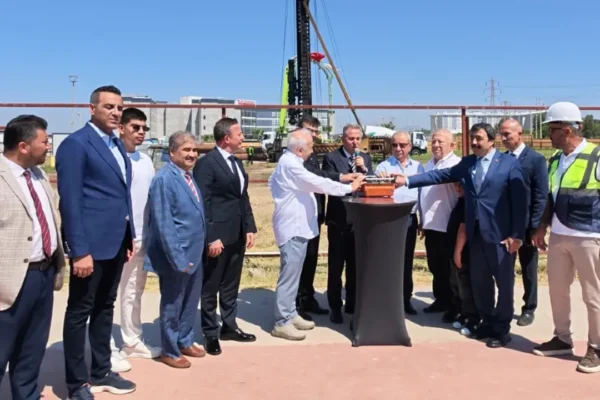 İzmir’de dev caminin temeli atıldı! İzmir’de dev caminin temeli atıldı!