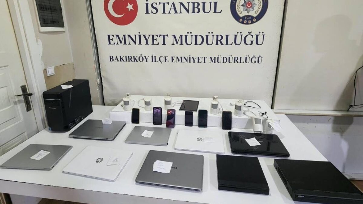 Güzellik merkezinde skandal: İzinsiz görüntü kaydedildiği iddiası! Güzellik merkezinde skandal: İzinsiz görüntü kaydedildiği iddiası!