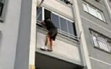 14 yıl hapis cezası vardı: Torbacı balkondan sarkarken yakalandı!