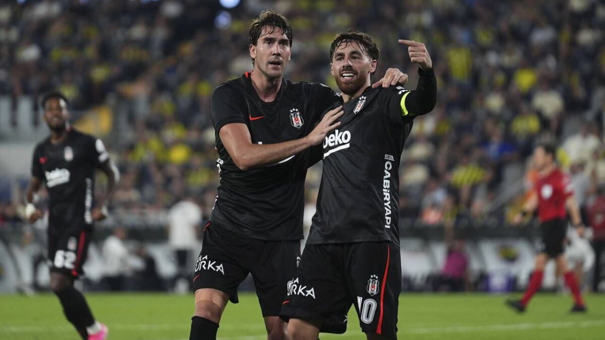Dusan Vlahovic, Mario Gomez’i geride bıraktı Dusan Vlahovic, Mario Gomez’i geride bıraktı