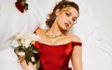 Afra Saraçoğlu havalimanında gözaltına alındı Afra Saraçoğlu havalimanında gözaltına alındı