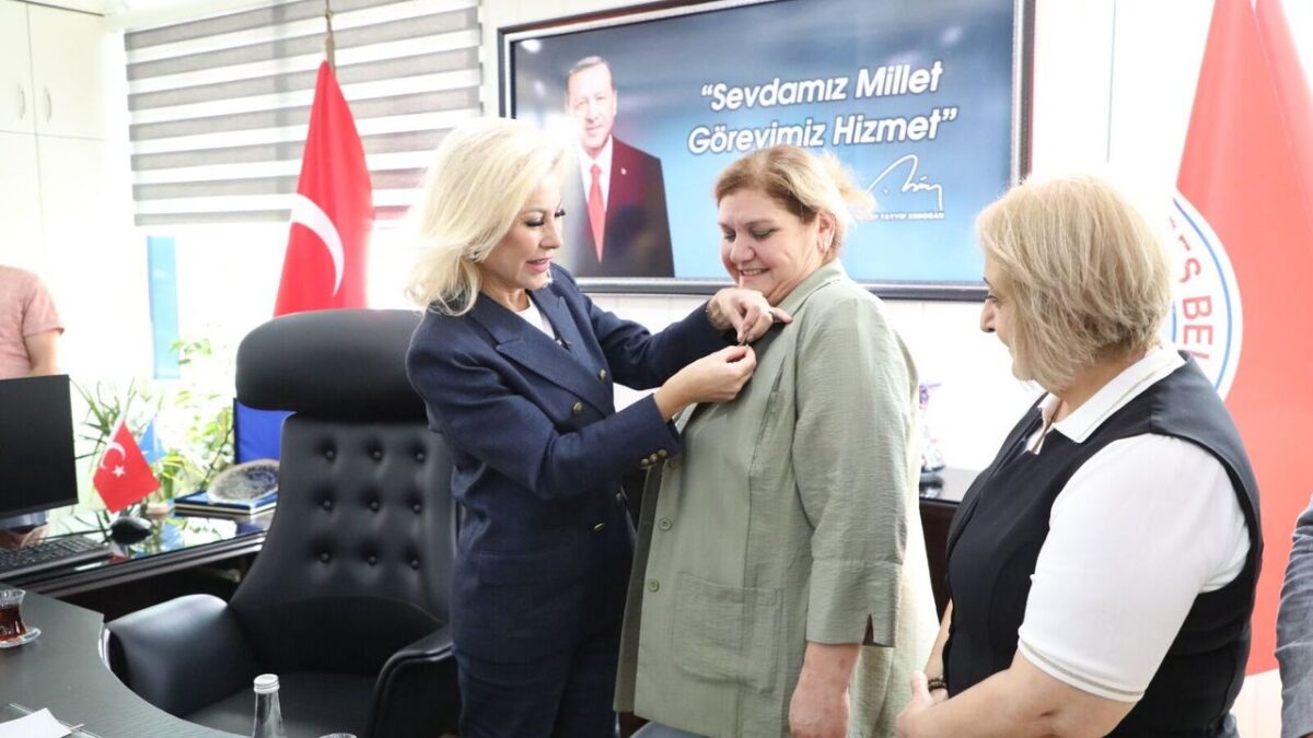 Menderes’te yeni transfer… YENİ Parti’den AK Parti’ye geçti! Menderes’te yeni transfer… YENİ Parti’den AK Parti’ye geçti!