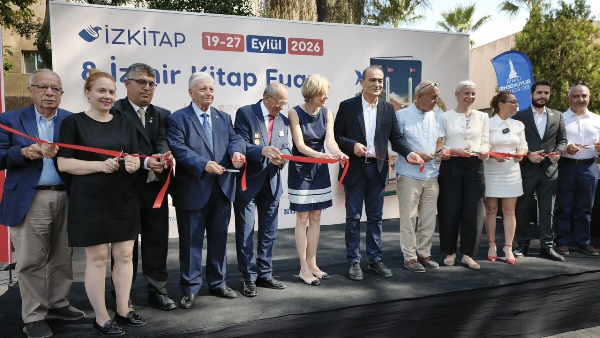 İZKİTAP kapılarını açtı İZKİTAP kapılarını açtı